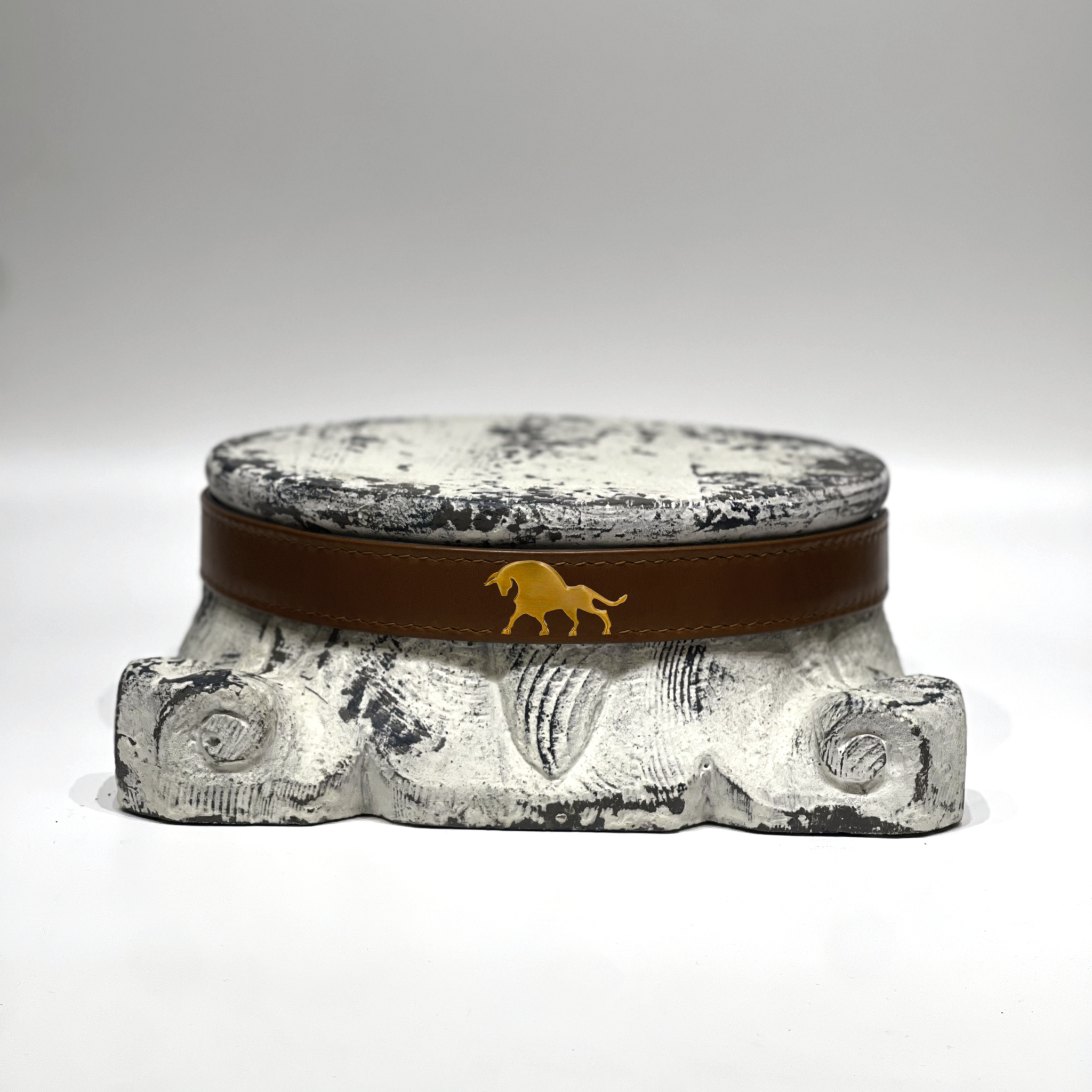 Bos Belt Brown handmade full-grain leather belt with matte brass horse buckle and hand-stitched straps