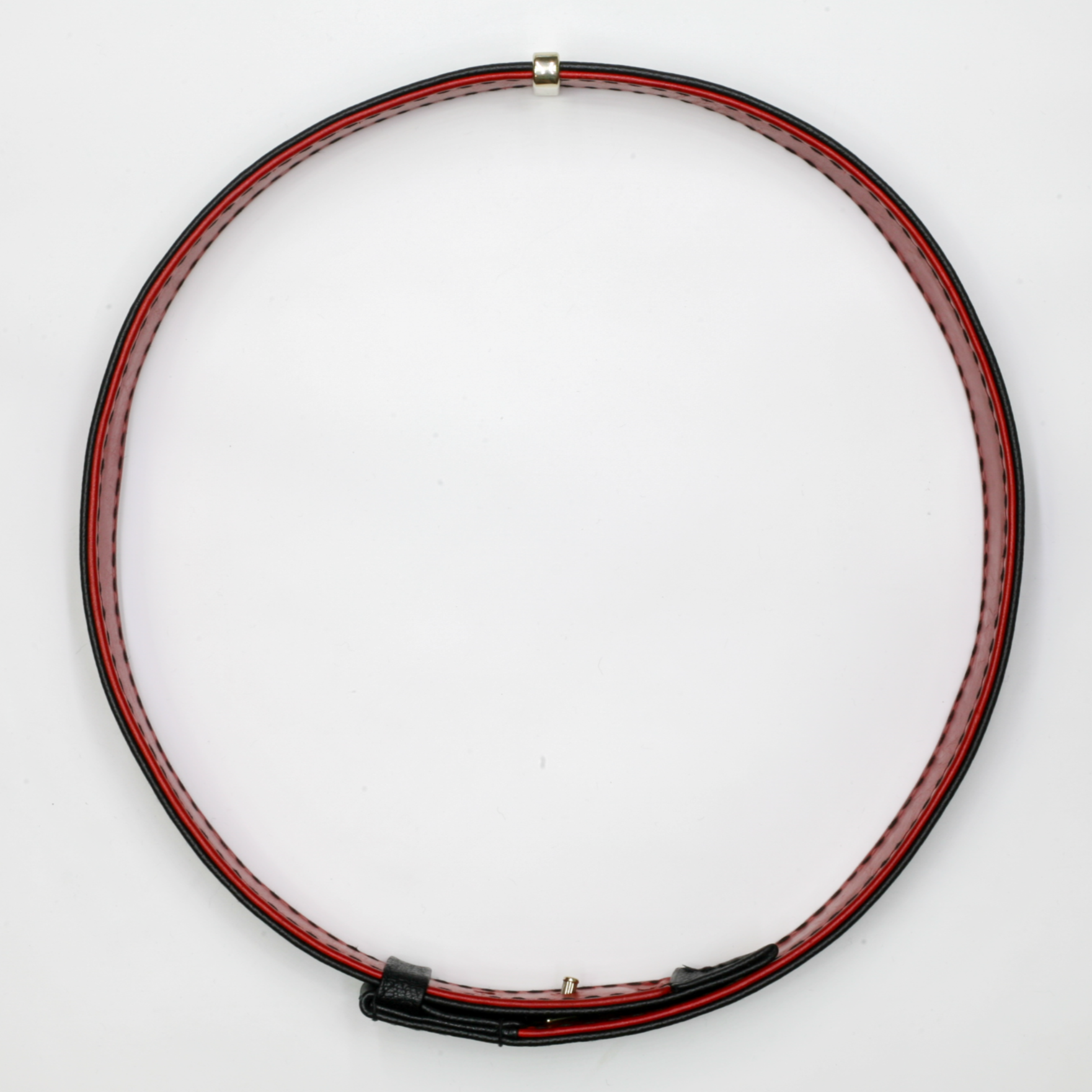 Cinturón Bell con hebilla de oro blanco de 10 k